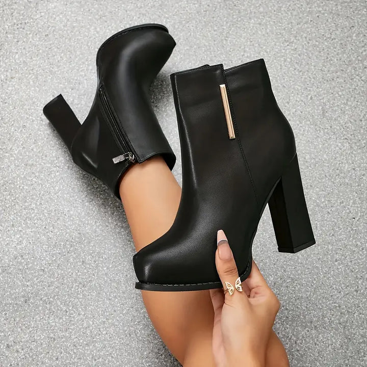 Botas pretas com estilo retro